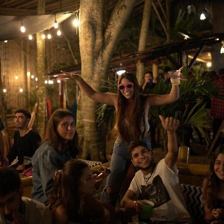 Hidden House Hostel Party Монтаньїта Екстер'єр фото